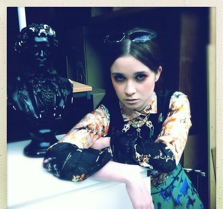Naakte gelekte OnlyFans-foto van Alice Allegra Englert