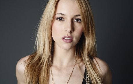 Naakte gelekte OnlyFans-foto van Alona Tal