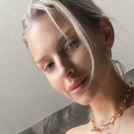 Naakte gelekte OnlyFans-foto van Olyala99