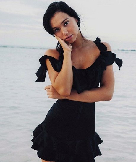 Naakte gelekte OnlyFans-foto van Alexis Rene Glabach