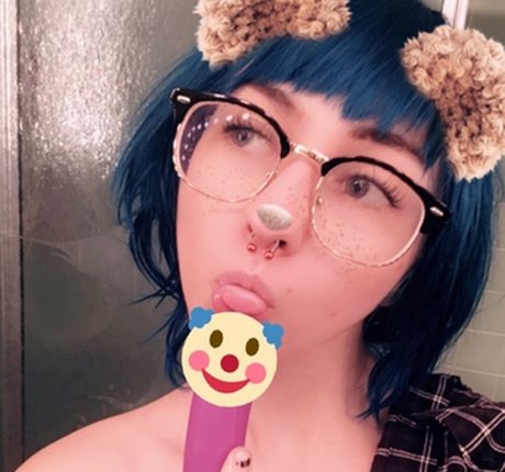 Naakte gelekte OnlyFans-foto van Venusfae