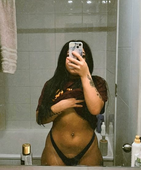 Naakte gelekte OnlyFans-foto van Nachrz