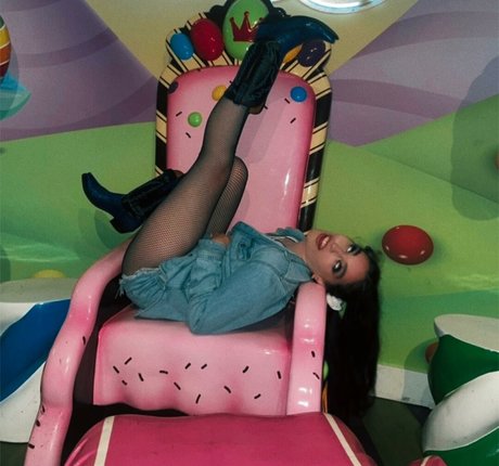 Naakte gelekte OnlyFans-foto van Elizabeth Rudy