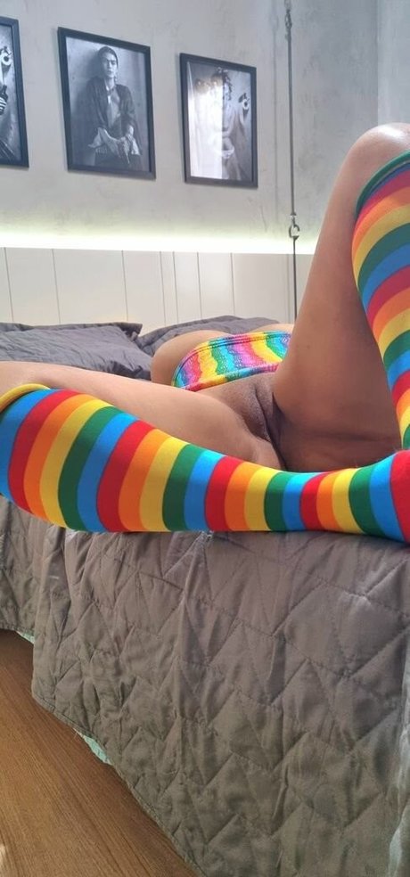 Naakte gelekte OnlyFans-foto van Ninfeta Linda 19