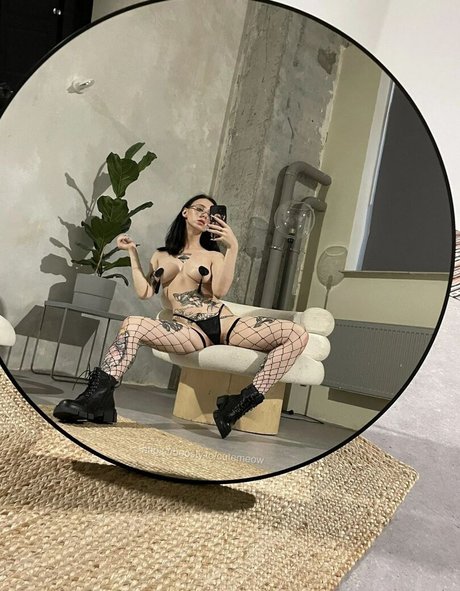 Naakte gelekte OnlyFans-foto van Cutemeow