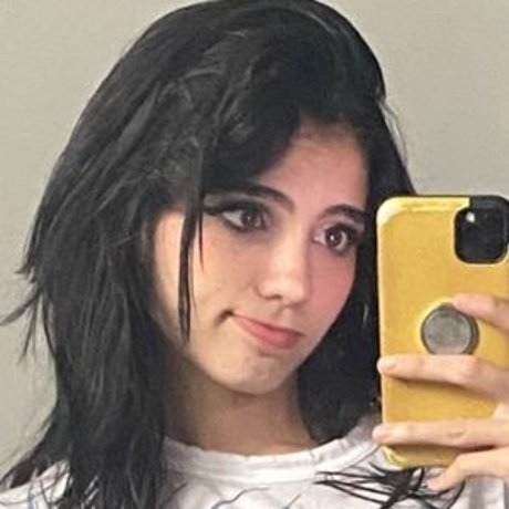 Naakte gelekte OnlyFans-foto van Agueda
