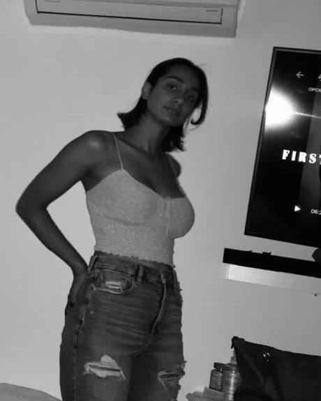 Naakte gelekte OnlyFans-foto van Santaread