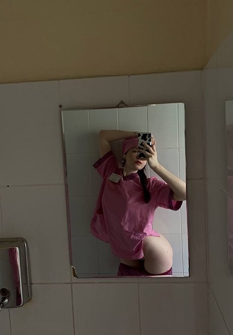 Naakte gelekte OnlyFans-foto van Katya Shvint