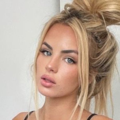 Naakte gelekte OnlyFans-foto van Hanna Wilson