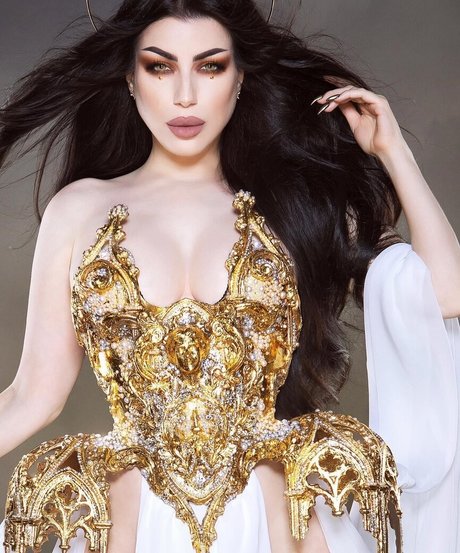Naakte gelekte OnlyFans-foto van Threnody In Velvet