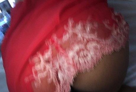 Naakte gelekte OnlyFans-foto van Haramimami