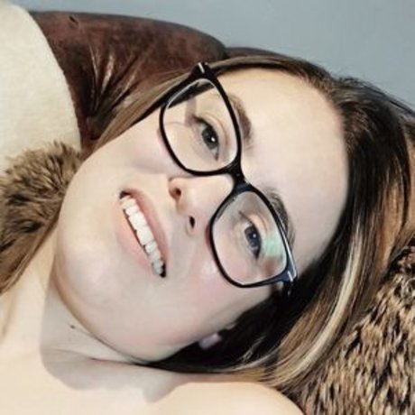 Naakte gelekte OnlyFans-foto van Innocent Hotwife