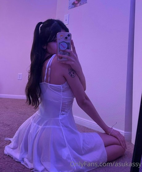 Naakte gelekte OnlyFans-foto van Asukassy