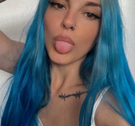 Naakte gelekte OnlyFans-foto van Alienbabyd