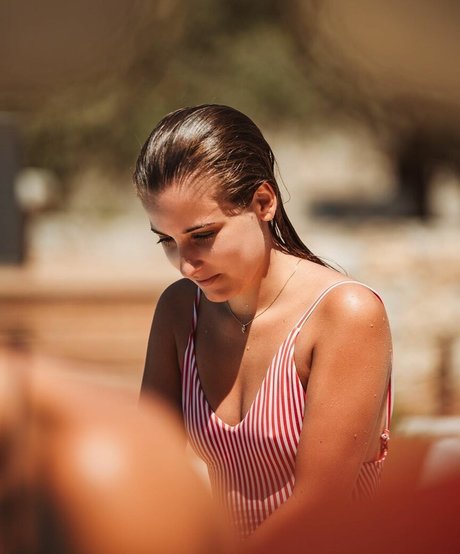 Naakte gelekte OnlyFans-foto van Apollinegrmz
