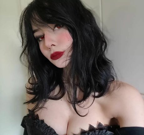 Naakte gelekte OnlyFans-foto van Analia Shimizu