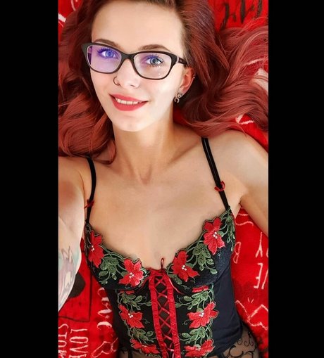 Naakte gelekte OnlyFans-foto van Aurorat