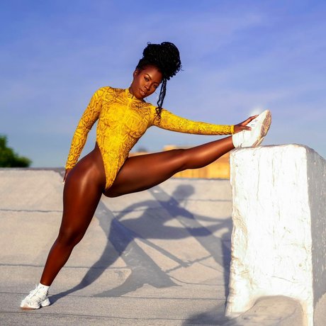 Naakte gelekte OnlyFans-foto van Ghanaiandol