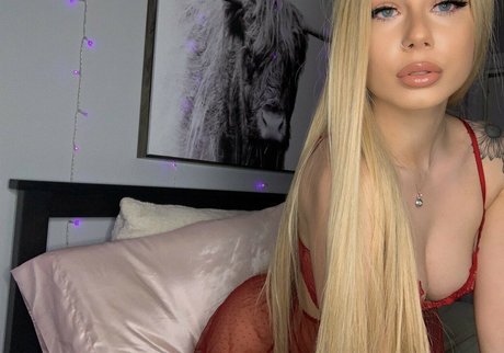 Naakte gelekte OnlyFans-foto van Bailey King
