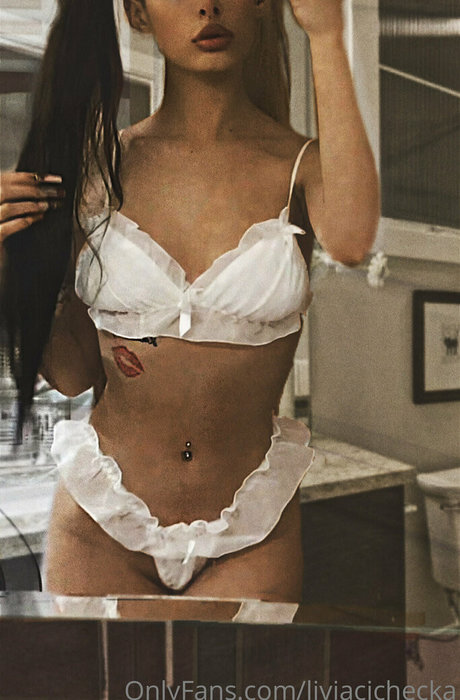 Naakte gelekte OnlyFans-foto van Leevyyahs