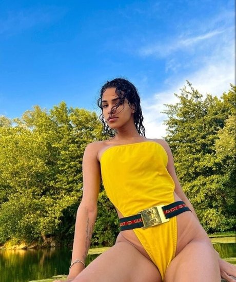 Naakte gelekte OnlyFans-foto van Juju Araujo