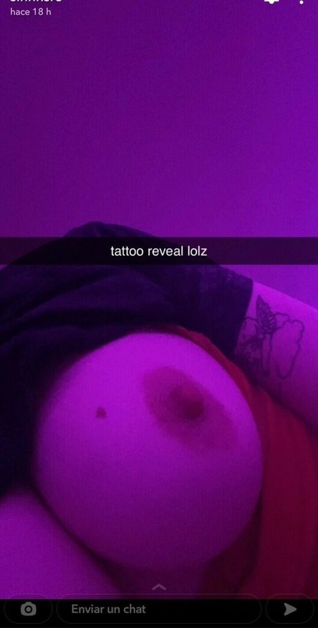 Naakte gelekte OnlyFans-foto van Annika Grace
