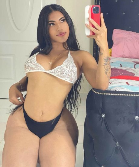 Naakte gelekte OnlyFans-foto van Darlyn Castillo