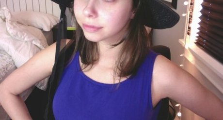 Naakte gelekte OnlyFans-foto van Shoe0nhead