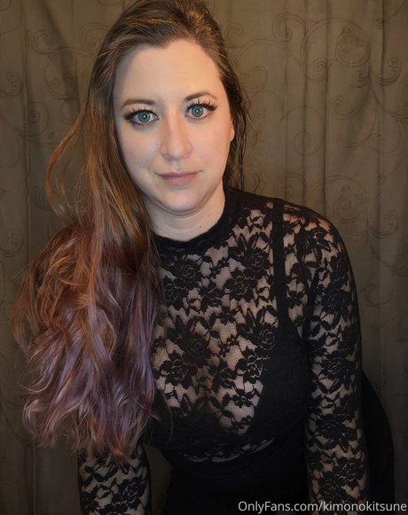 Naakte gelekte OnlyFans-foto van Lady Kitsune