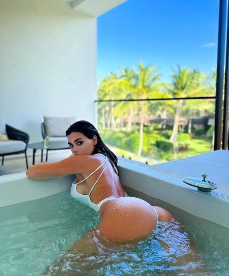 Naakte gelekte OnlyFans-foto van Lera Golovan
