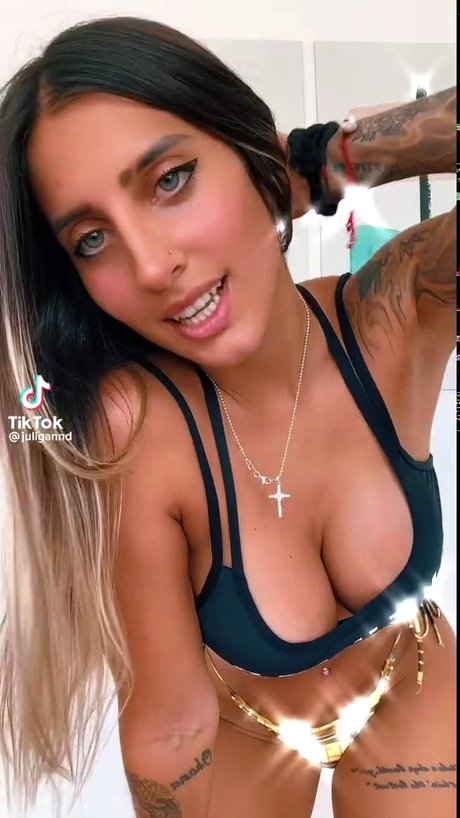 Naakte gelekte OnlyFans-foto van Julieta Gandulfo