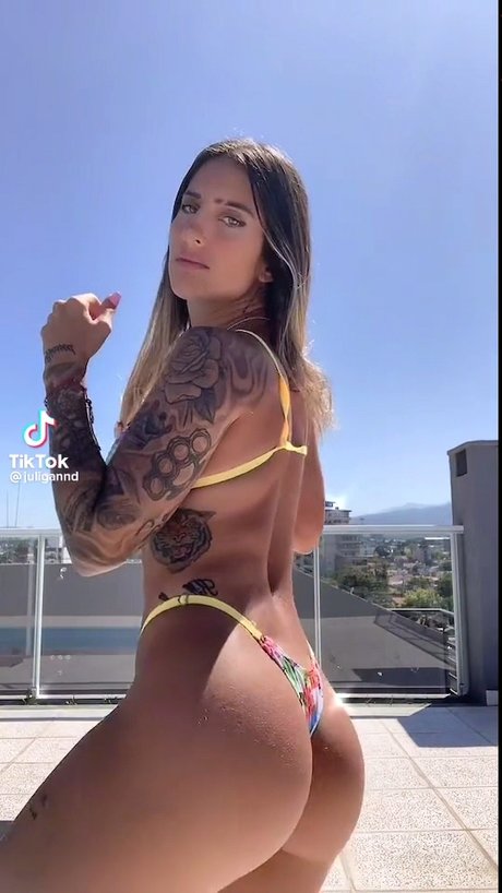 Naakte gelekte OnlyFans-foto van Julieta Gandulfo