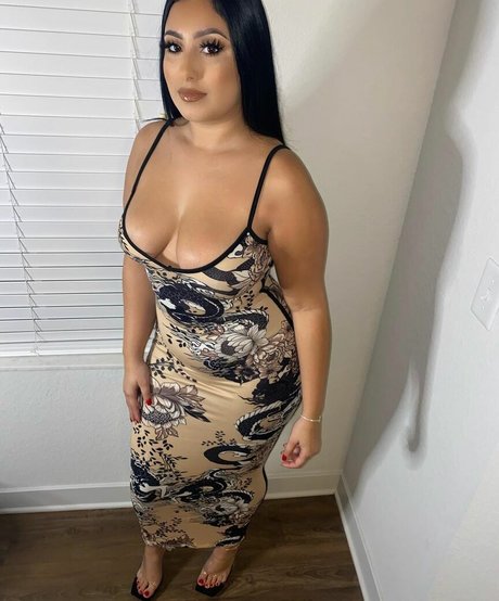 Naakte gelekte OnlyFans-foto van Victoriaines