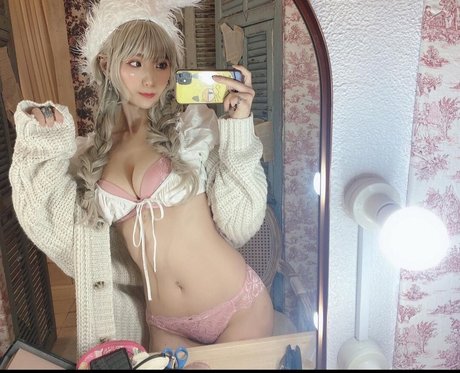 Naakte gelekte OnlyFans-foto van Tsunko