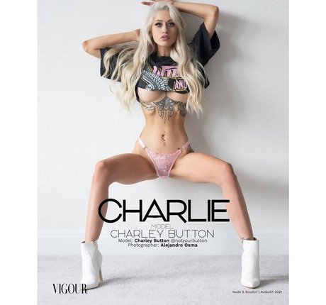 Naakte gelekte OnlyFans-foto van Charley Rayee