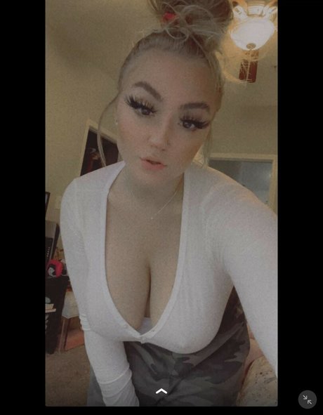 Naakte gelekte OnlyFans-foto van Maggielifts