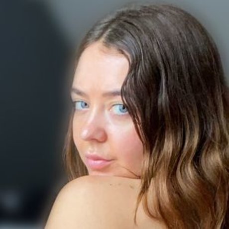 Naakte gelekte OnlyFans-foto van Gymbunnyxo