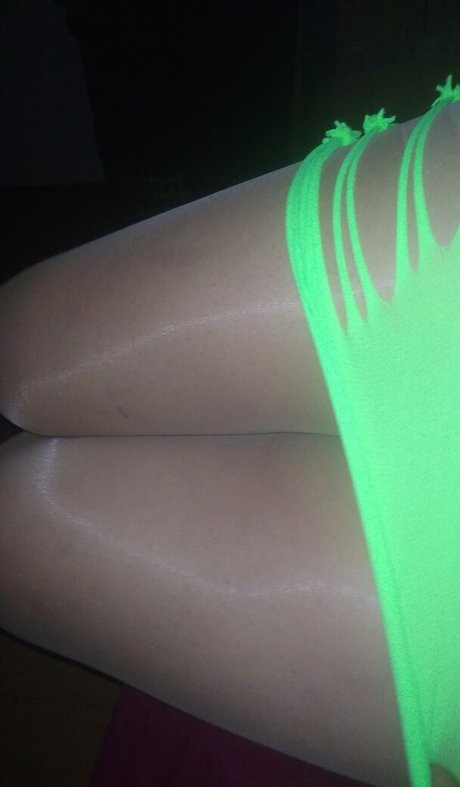 Naakte gelekte OnlyFans-foto van Mariam Ariday