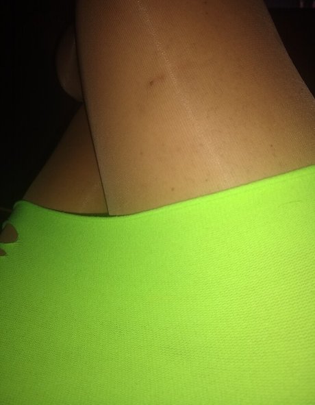 Naakte gelekte OnlyFans-foto van Mariam Ariday