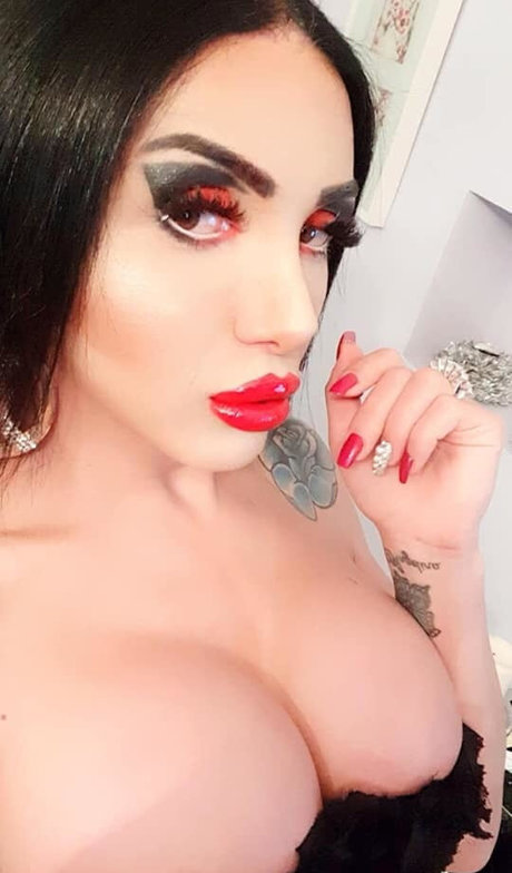Naakte gelekte OnlyFans-foto van Ts Afet Yakar