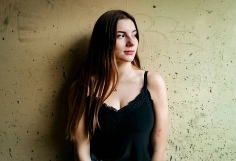 Naakte gelekte OnlyFans-foto van Jasmin Lutke