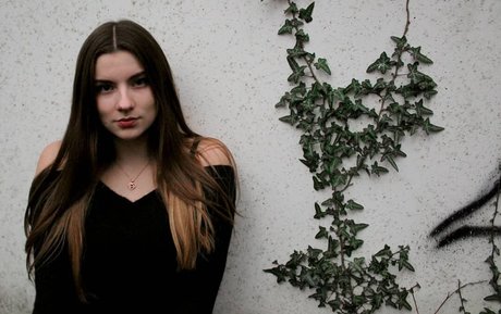 Naakte gelekte OnlyFans-foto van Jasmin Lutke