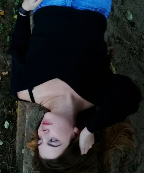 Naakte gelekte OnlyFans-foto van Jasmin Lutke
