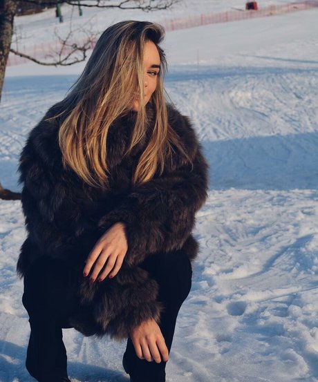 Naakte gelekte OnlyFans-foto van Elena Berri