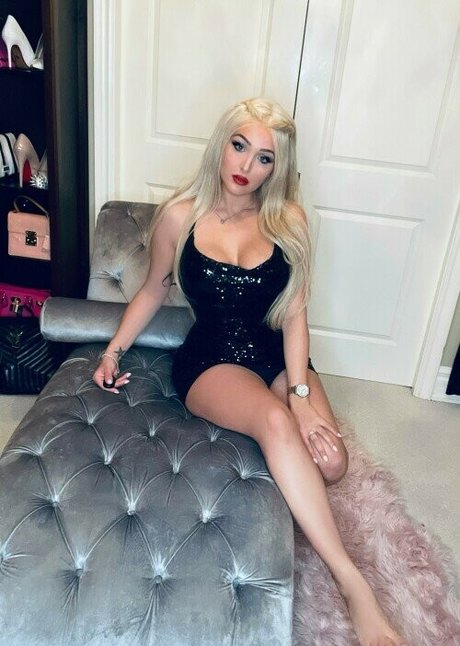 Naakte gelekte OnlyFans-foto van Avyannalouve