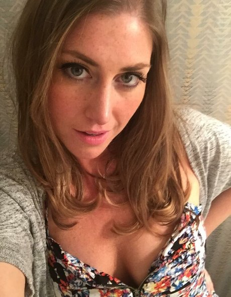 Naakte gelekte OnlyFans-foto van Sweethaleygales