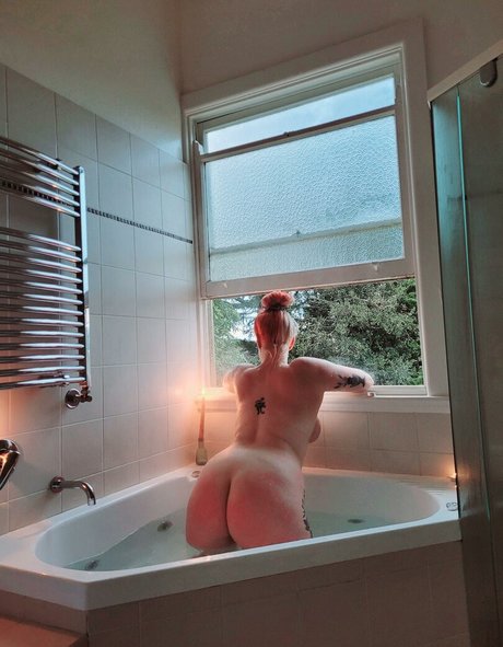 Naakte gelekte OnlyFans-foto van Audrey Jones