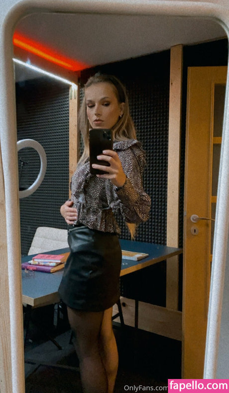Naakte gelekte OnlyFans-foto van Lady Annabelle
