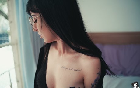 Naakte gelekte OnlyFans-foto van Alineem