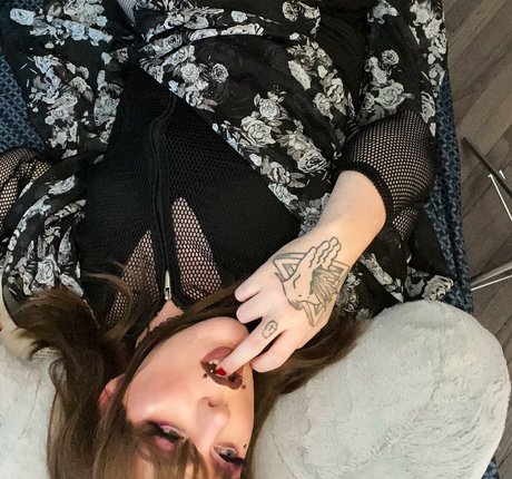 Naakte gelekte OnlyFans-foto van Outthererowan